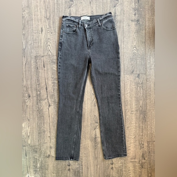 Abercrombie & Fitch The 90’s Slim Straight Ultra High Rise- 26 - Picture 3 of 7